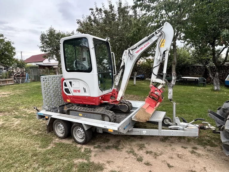 Takeuchi TB 216 včetně vleku | www.minibagry-znojmo.cz